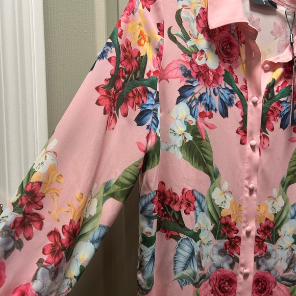 Tahari Pink and Red Floral Top - Picture 4 of 6